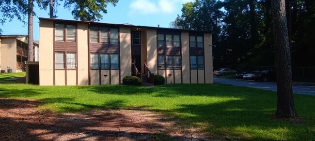 Martin Manor