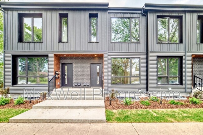 Photo - 6415-6493 93 St NW