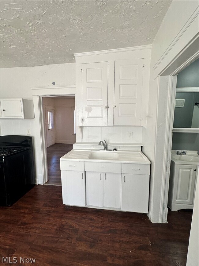 Photo - 837 Wayside Rd Unit 2