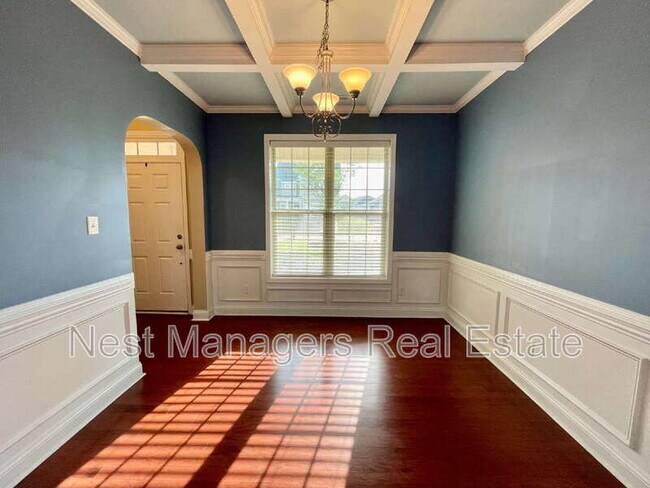 Photo - 2108 Ingate St