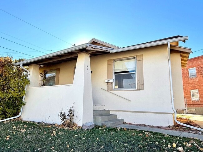 Building Photo - Adorable 1 Bedroom