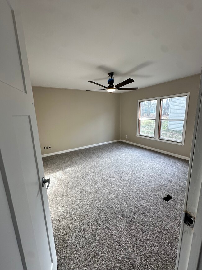 Photo - 822 Emison Ave