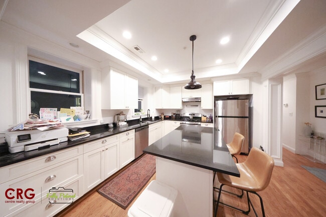 Building Photo - 1800 Beacon St Unit 2 Rental