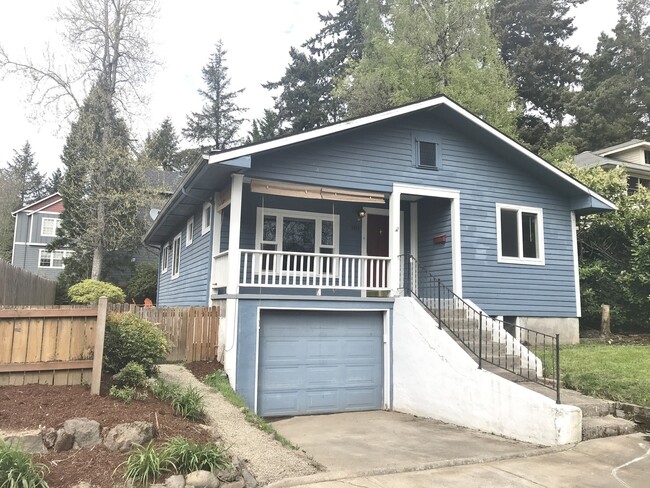 Multnomah Two Bedroom Beauty ~ On the tip ... - Multnomah Two Bedroom Beauty ~ On the tip ... House