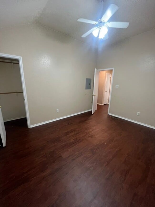 Photo - 4411 Abigail Dr Unit B