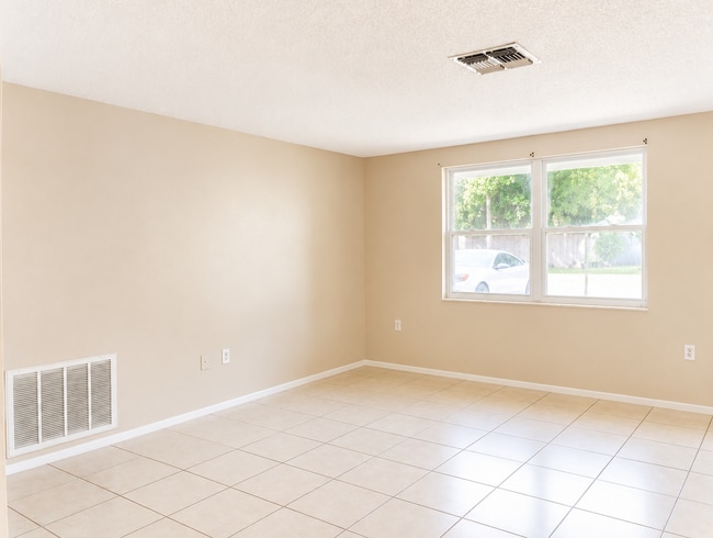 11714 Paige Dr
