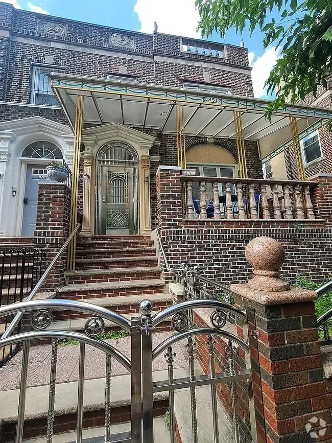 Building Photo - 891 Montgomery St Unit 1Full Rental