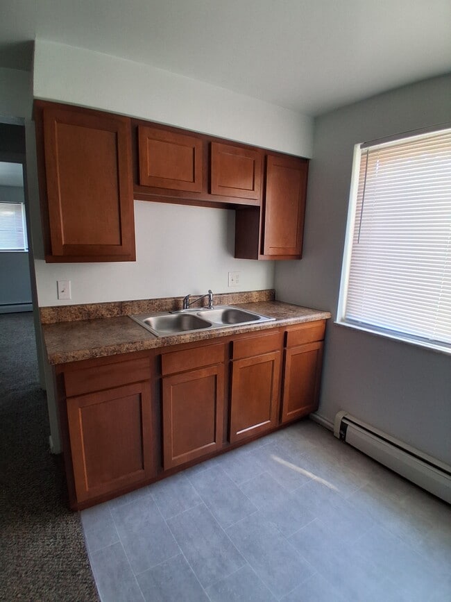 Kitchen - 2605 Chesterfield Ct