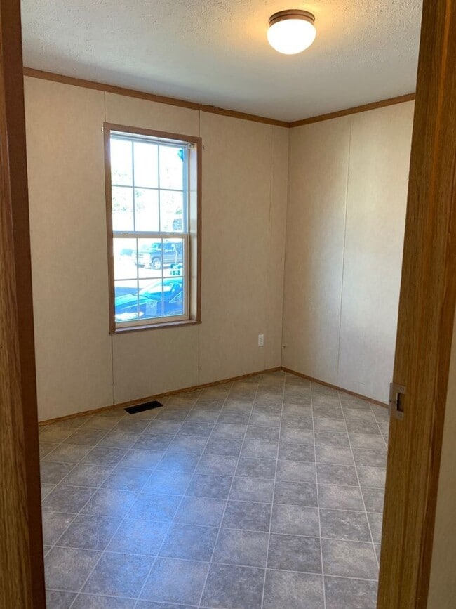 Photo - 3 Bedrooms, 2 Bathrooms in Pequot Terrace Trailer Park, Pequot Lakes, MN Lot B27 Unit Lot B27