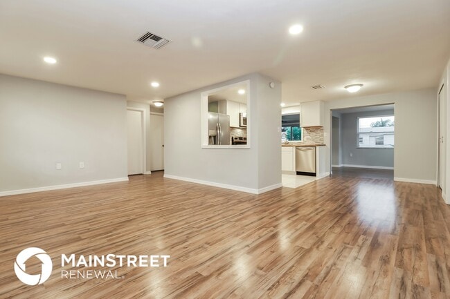 3040 Brompton Dr