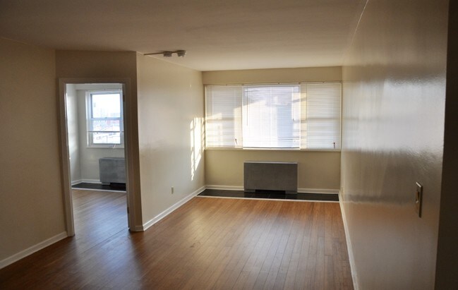 Photo - Ash Ave Apartments