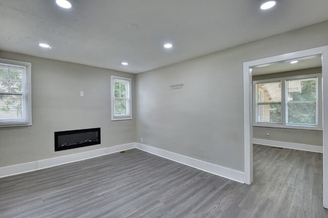 Photo - 1888 Vesta Ave