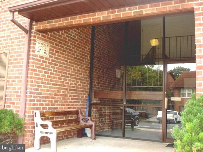 Building Photo - 11920 Liberty Rd Unit 204B Rental