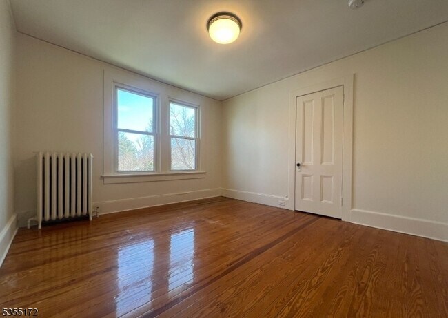 19 E Hanover Ave