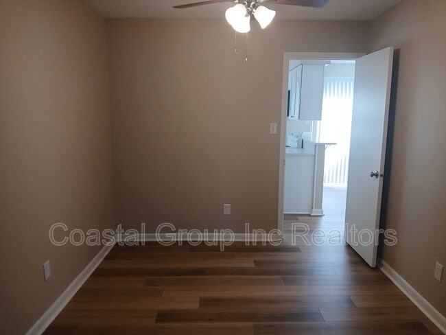 Photo - 412 Chinaberry Cir