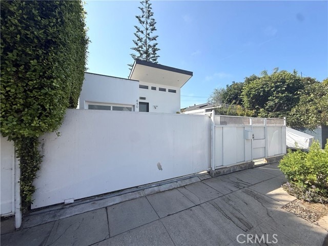 Building Photo - 840 Brooks Ave