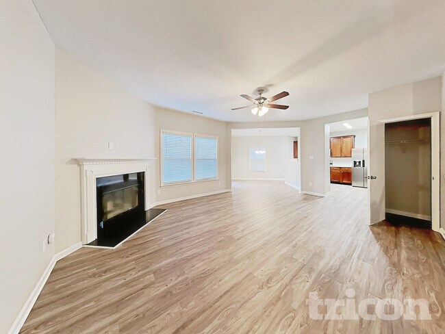 Photo - 807 Chastain Ave