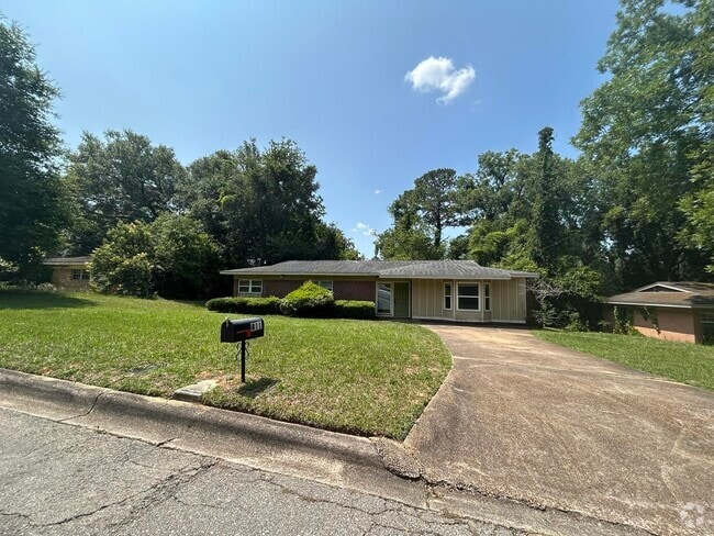 Building Photo - 811 Bahama Dr Rental