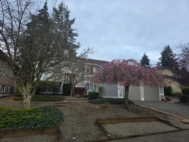 Photo - Twin Lakes life on a golf course - 4 bedroom 2.5 bathroom with 2 car garage - Move in now!