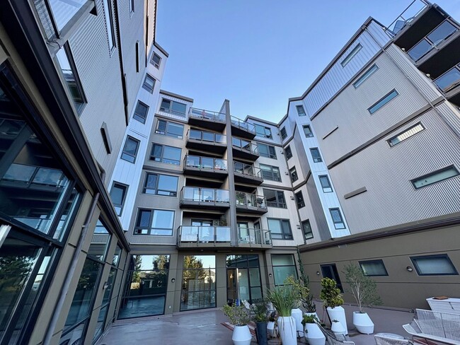 Building Photo - Adelaide Condominiums ~ West Seattle Unit 312