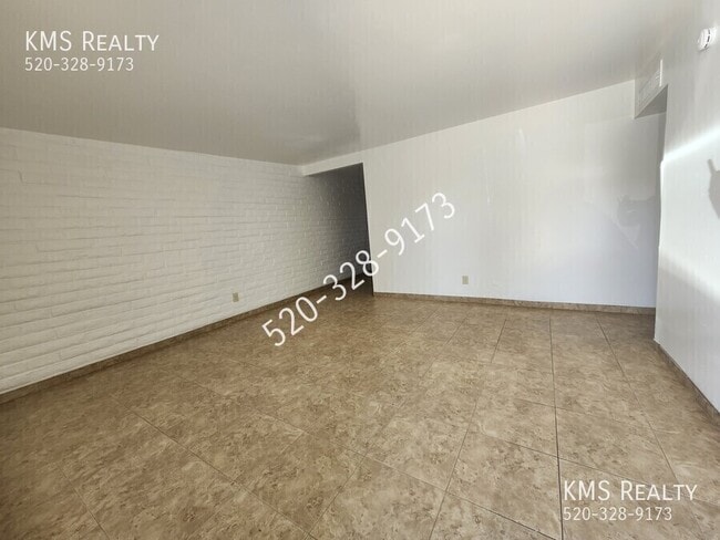 Photo - 6711 E Hawk Dr