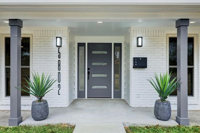 Building Photo - 5802 Valkeith Dr Rental