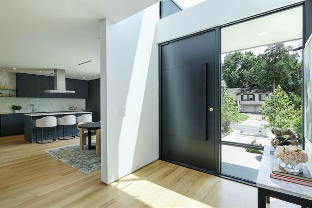 Photo - 3513 Edgewater St