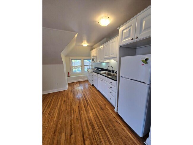 Photo - 1712 W 31st St