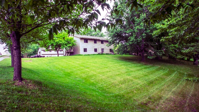 Photo - 7501 Upper 167th St W