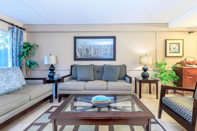 Photo - 1500 N Garrett Ave Unit #1500