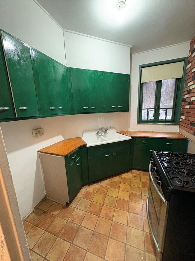 Photo - 24 Metropolitan Oval Unit ME