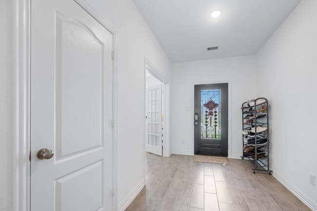 Photo - 31243 Conover Dr
