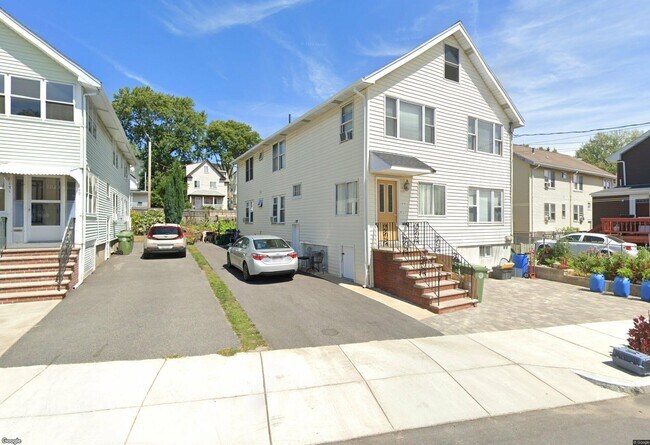 Photo - 145 Nichols Ave Unit 145