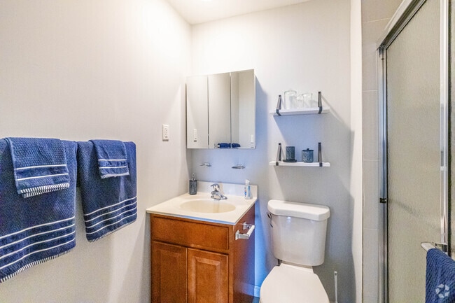 2BR, 2BA - 1,248SF - Second Bathroom