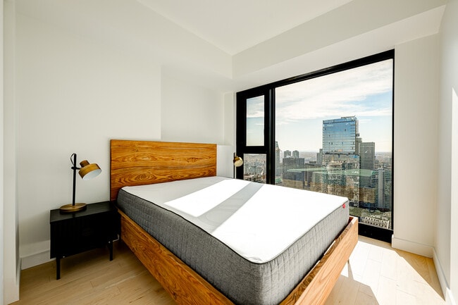 Building Photo - 1200 Rue Jeanne-Mance Unit 5415