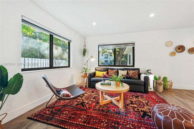 2917 Center St Unit -