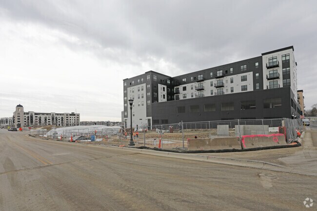 Building Photo - The Lumin at Highland Bridge Rental