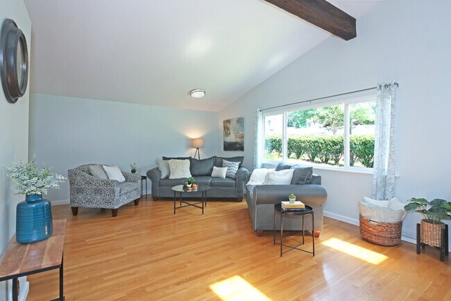 Living - 88 Saint Mary St