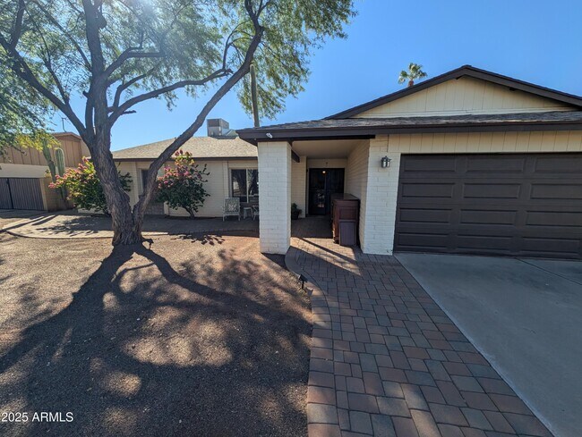 Photo - 4909 E Presidio Rd