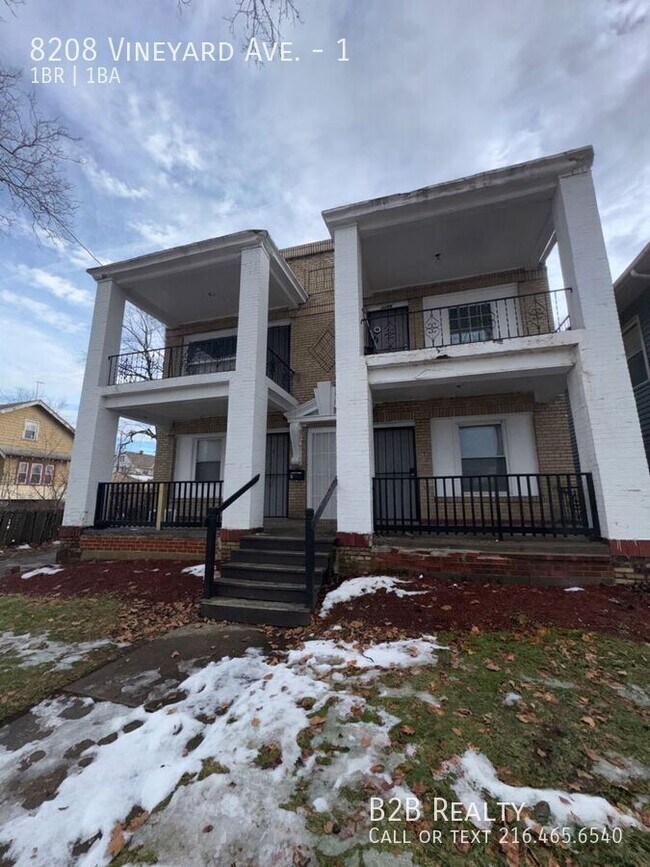 Building Photo - 8208 Vineyard Ave Unit 1