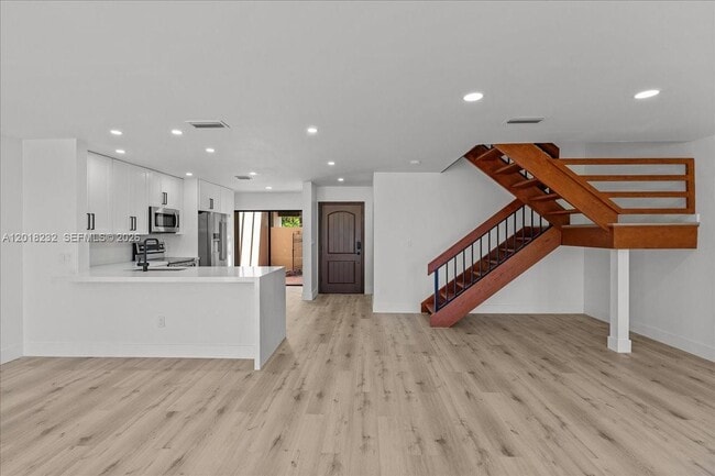 Photo - 3737 Alcantara Ave Unit D-81
