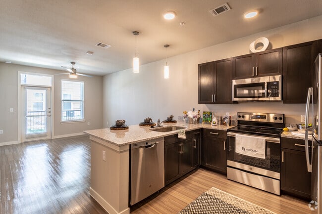 1BR, 1BA - 726SF