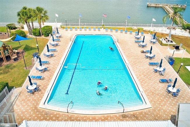 Photo - 10215 Regal Dr Unidad 16