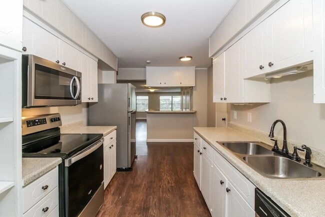 Photo - 925 S Waterview Dr