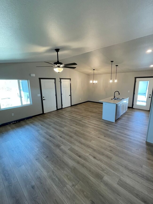 NEW BUILD! Brand New Home with Two Bedroom... - NEW BUILD! Brand New Home with Two Bedroom...