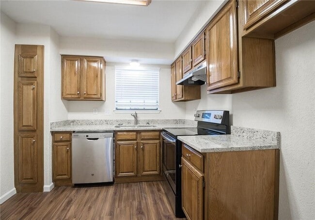 Building Photo - 2000 Huntington Dr Unit 151 Rental
