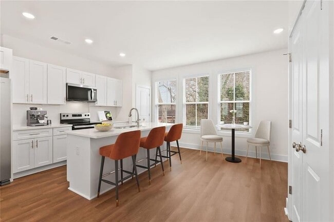 Photo - 195 W Lake Ave NW