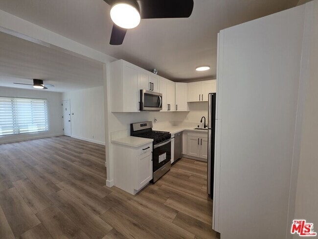 Building Photo - 1215 N Orange Grove Ave Unit 1 Rental