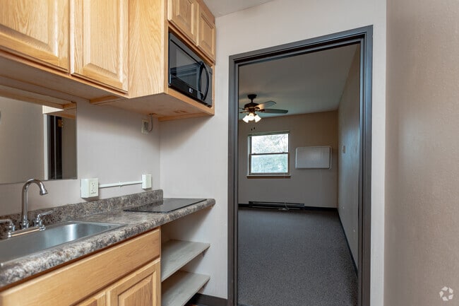 Studio - Woodfield Commons