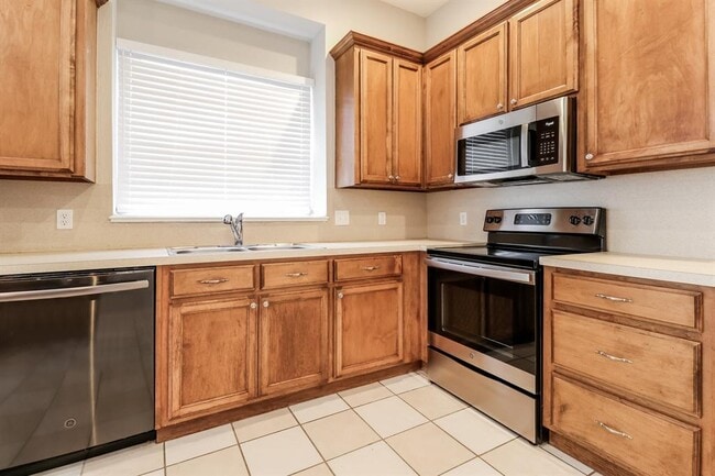 Photo - 1125 Oak Creek Dr